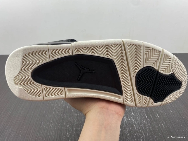 Retro Jordan Hair 819139-010 4 Pony Black 0814